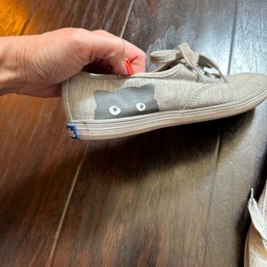 Taylor swift  gray cat Keds